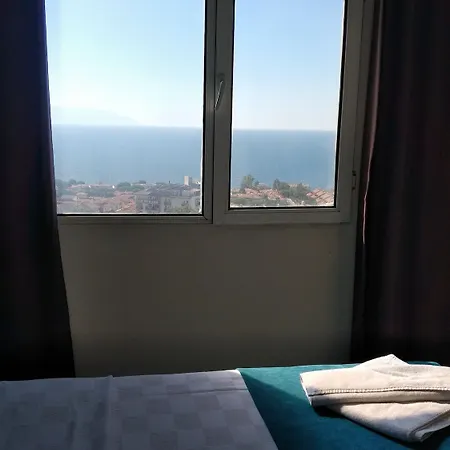 Baris Hotel